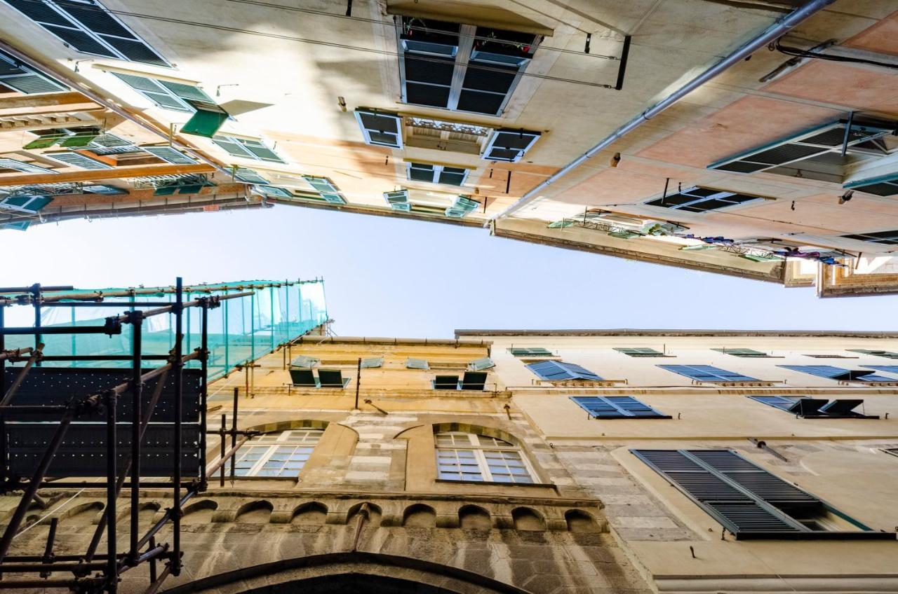 Appartement Joivy Vibrant Open-Plan Apt For 6 In Historic Centre à Gênes Extérieur photo